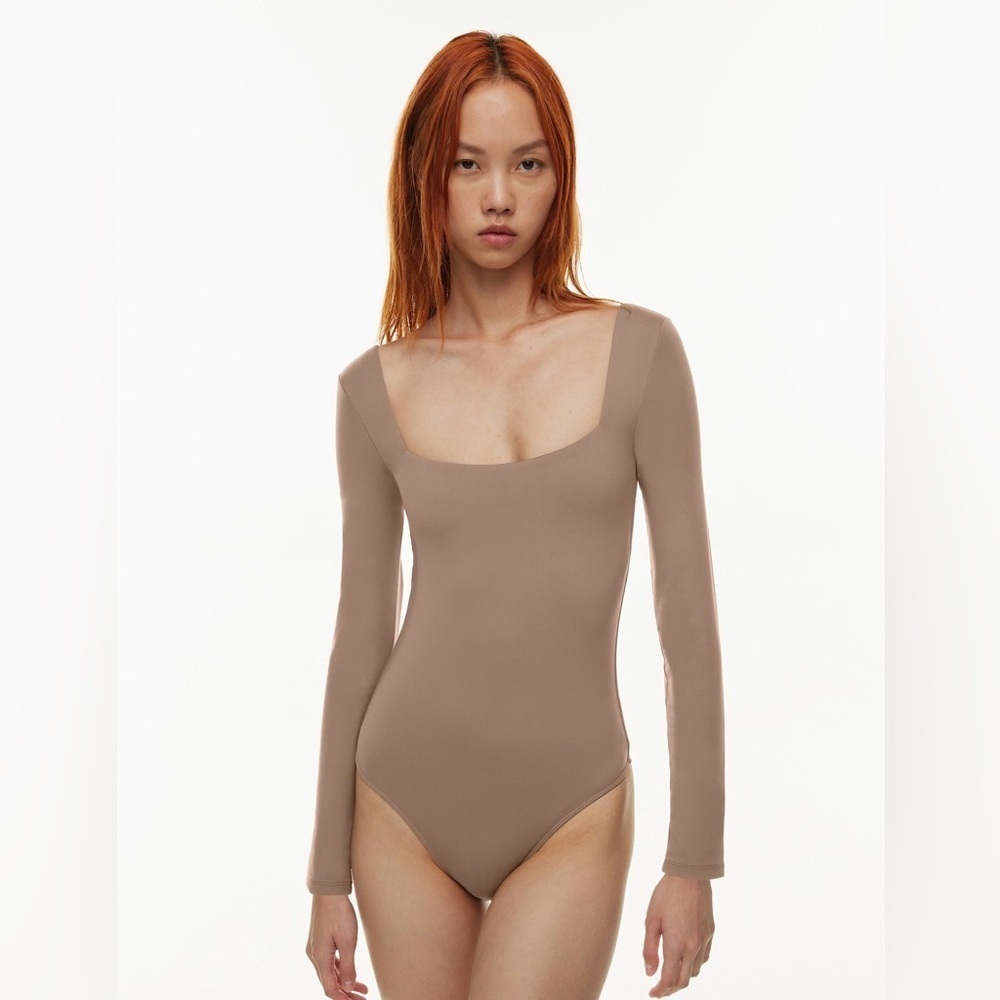 Babaton Aritzia Contour Squareneck Longsleeve Bodysuit Tan Size Small